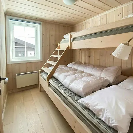 Relax By The Tracks In A At Prázdninový dům Sjusjoen