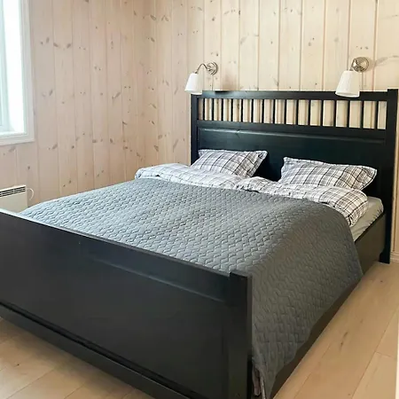 Relax By The Tracks In A At Prázdninový dům Sjusjoen